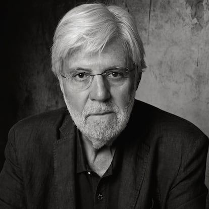 Retrato del poeta Eloy Sánchez Rosillo.