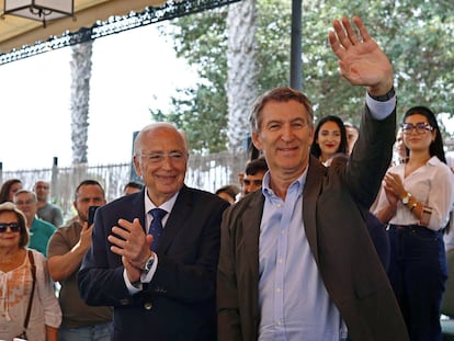 El líder del PP, Alberto Núñez Feijóo, y el presidente de la Ciudad Autónoma de Melilla, Juan José Imbroda, este miércoles en Melilla. 