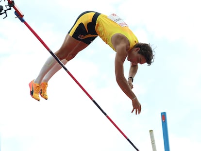 Duplantis durante su salto este domingo.