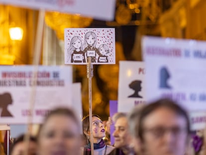 Un momento de la manifestación del 25-N en Sevilla.