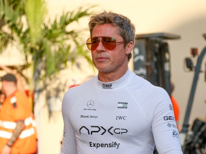 Brad Pitt durante eel Gran Premio de Fórmula 1 de Abu Dabi, celebrado en el circuito Yas Marina el 5 de diciembre de 2024.