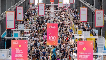 Interior de La Nave durante la celebración del South Summit 2025, en Madrid
