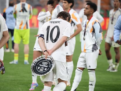 Los jugadores del Real Madrid tras perder la final este sábado.