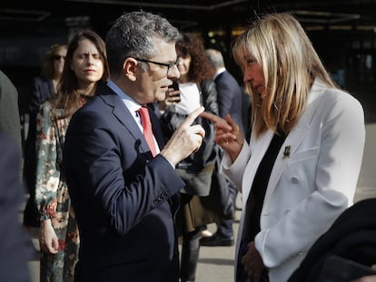 El ministro de Justicia, Félix Bolaños, y la presidenta del Consejo General del Poder Judicial, Isabel Perelló, en Barcelona el pasado enero.