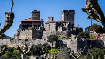 El castillo de Monterrei, en lo alto del valle del río Támega.