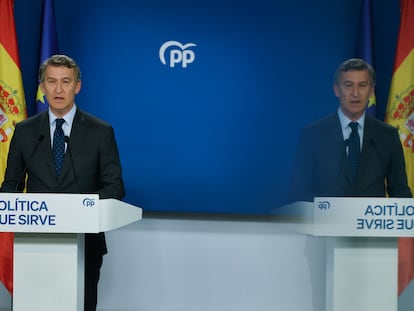 El presidente del Partido Popular Alberto Núñez Feijóo, este jueves durante la rueda de prensa en la sede de su partido en Madrid. EFE/ Sergio Pérez