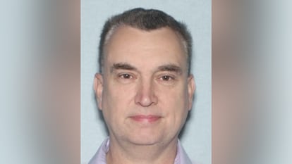 Vance Luther Hoelter.