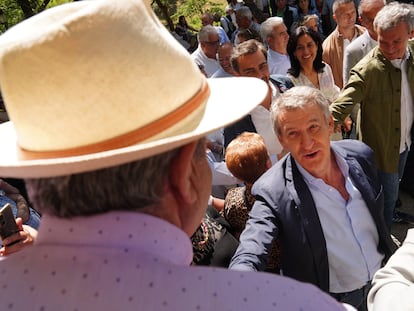 El líder del PP, Alberto Núñez Feijóo, en la romería de O Pino (A Coruña), este sábado.
