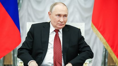 El presidente ruso, Vladímir Putin, durante un encuentro con militares en el Kremlin el 12 de junio