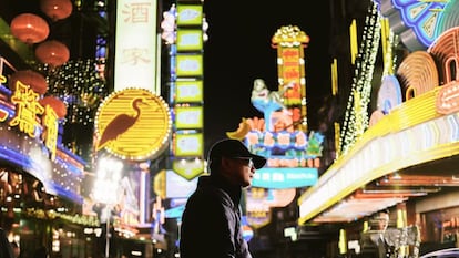 Wong Kar-wai, en el rodaje de 'Blossoms Shanghai'.