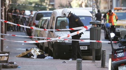 Escena del crimen del asesinato cometido por sicarios en Carabanchel el 14 de diciembre de 2007.