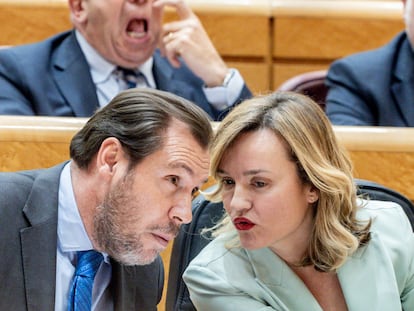 Los ministros Pilar Alegría y Óscar Puente, este miércoles en el Senado.