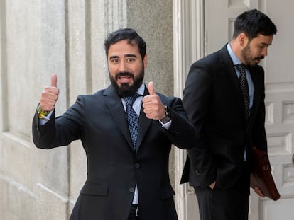 El eurodiputado y líder de Se Acabó La Fiesta (SALF) Luis Pérez, Alvise, a su llegada al Tribunal Supremo este viernes.