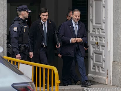 El exministro José Luis Ábalos sale tras declarar como imputado en el Tribunal Supremo en Madrid.