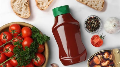 El bote de kétchup y la lata de conservas se deben tirar al contenedor amarillo.