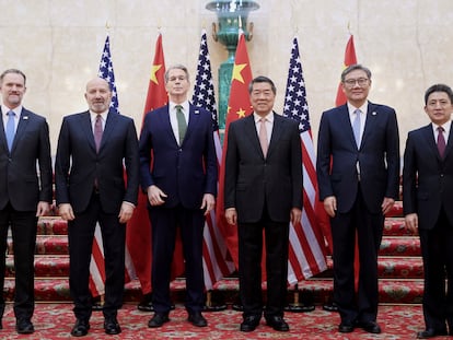 Los negociadores de Estados Unidos y China, este martes en Londres.