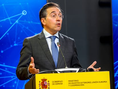 El ministro de Asuntos Exteriores, Unión Europea y Cooperación, José Manuel Albares durante una rueda de prensa este lunes en Madrid.