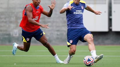 Jugadores del Atlético de Madrid durante el entrenamiento este jueves en Los Ángeles.