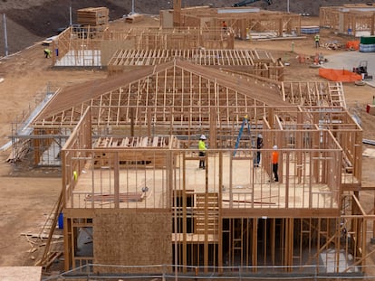Edificios en construcción en Escondido (California) en una imagen de mayo.