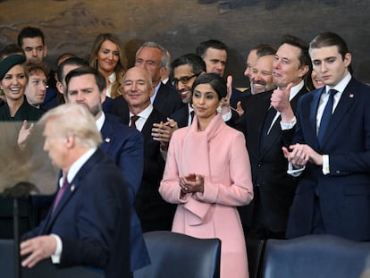 Los líderes de las principales tecnológicas aplauden el discurso inaugural del presidente de EE UU, Donald Trump, este lunes en el Capitolio.