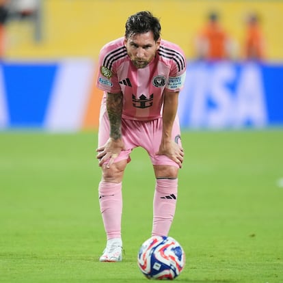 Inter Miami's Lionel Messi prepares to take a free kick during the Club World Cup group A soccer match between Al Ahly and Inter Miami in Miami, Fla., Saturday, June 14, 2025. (AP Photo/Rebecca Blackwell)