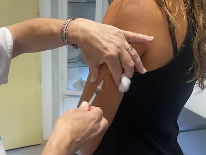 La unidad de Alergia a veneno de avispas y abejas del Hospital Regional de Málaga vacuna a 40 pacientes nuevos cada año.