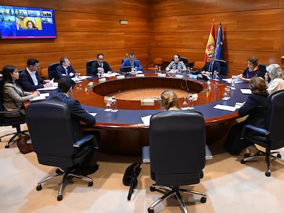 Reunión del Comité de Situación del Gobierno tras la crisis eléctrica presidido por Félix Bolaños.