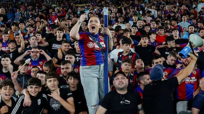 Los aficionados del Levante UD regresan a LALIGA EA SPORTS tras una gran temporada.