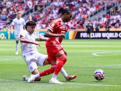 Michael Olise, del Bayern, ante el Auckland City, hoy en Cincinnati.
