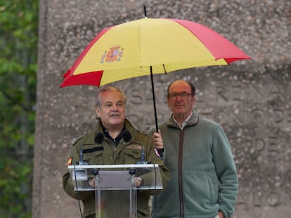 Marcos de Quinto (izquierda), durante su intervención en un acto el pasado día 11 en Madrid para reclamar la domisión de Pedro Sánchez.