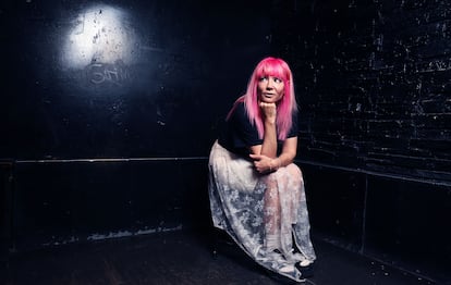 La escritora Diana Aller en la sala Wurlitzer Ballroom, en Madrid.