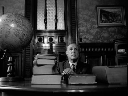 Jorge Luis Borges, en la Biblioteca Nacional de Argentina.