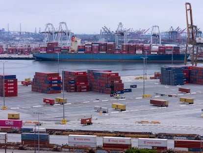 Contenedores en el puerto de Los Ángeles, en San Pedro (California), el mes pasado.