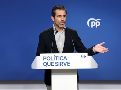 El portavoz popular, Borja Sémper, durante su comparecencia en la sede del PP en Madrid, este lunes.