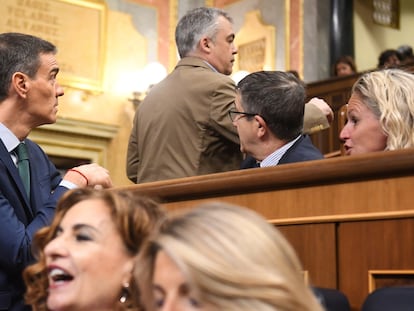 Pedro Sánchez, Santos Cerdán y Patxi López, el miércoles en el Congreso.