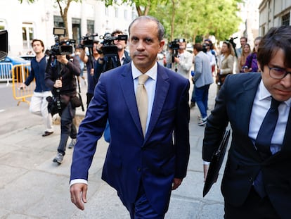 Carlos Neira, abogado de Alberto González Amador, sale del Tribunal Supremo el pasado 27 de mayo.